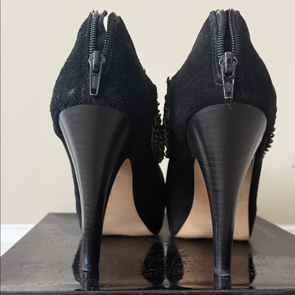 Steve Madden Luxe Black Suede Heeled Boots with Gold Chain - Picture 3 of 5